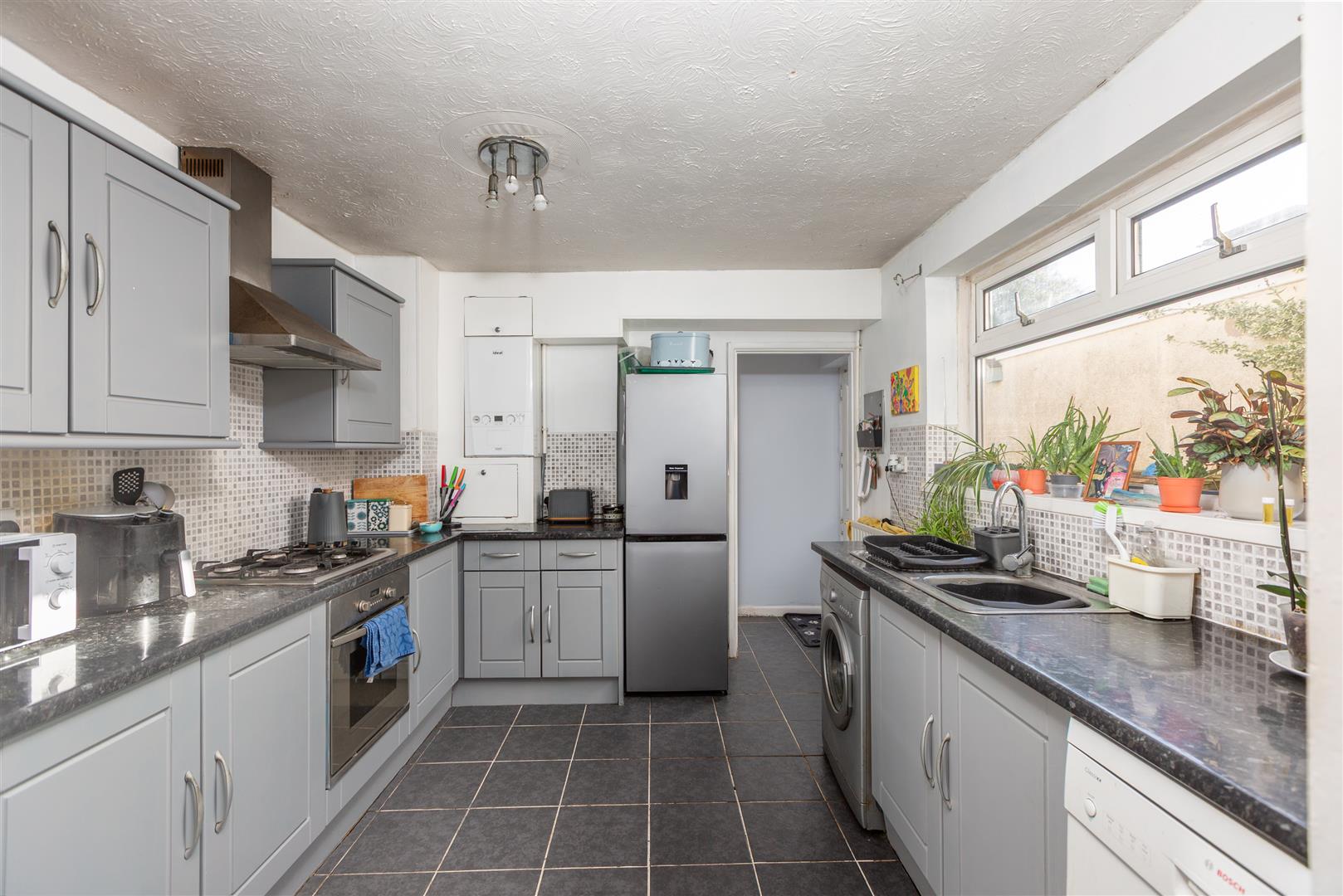 Rhandir Terrace, Llangennech, Llanelli, SA14 8TY
